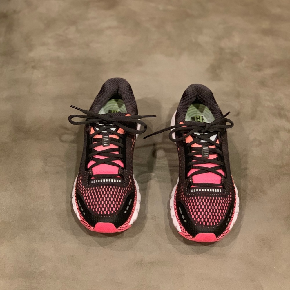 Under Armour HOVR Infinite Running Sneaker 6.5